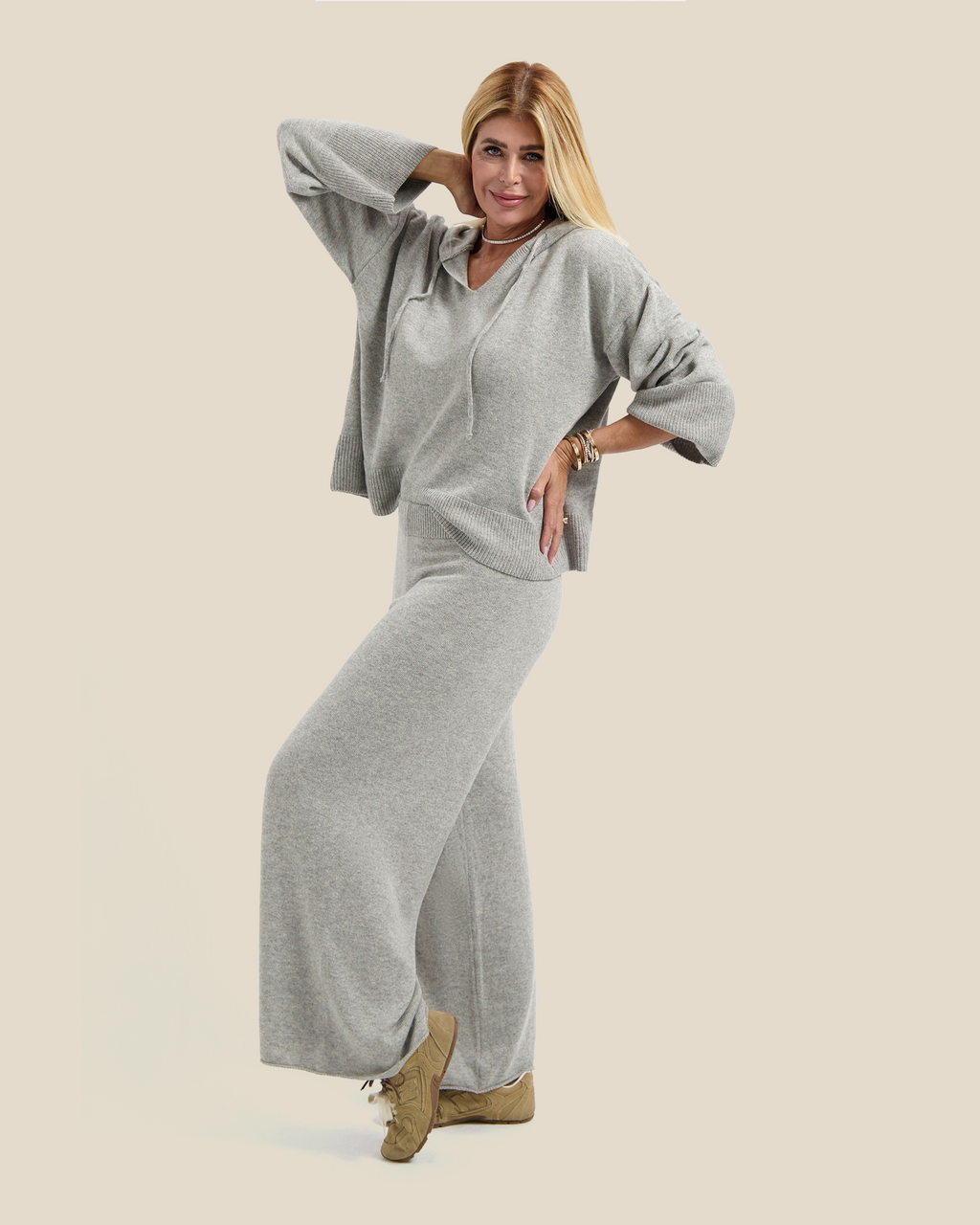 Wide Hooded Knit - Grey
