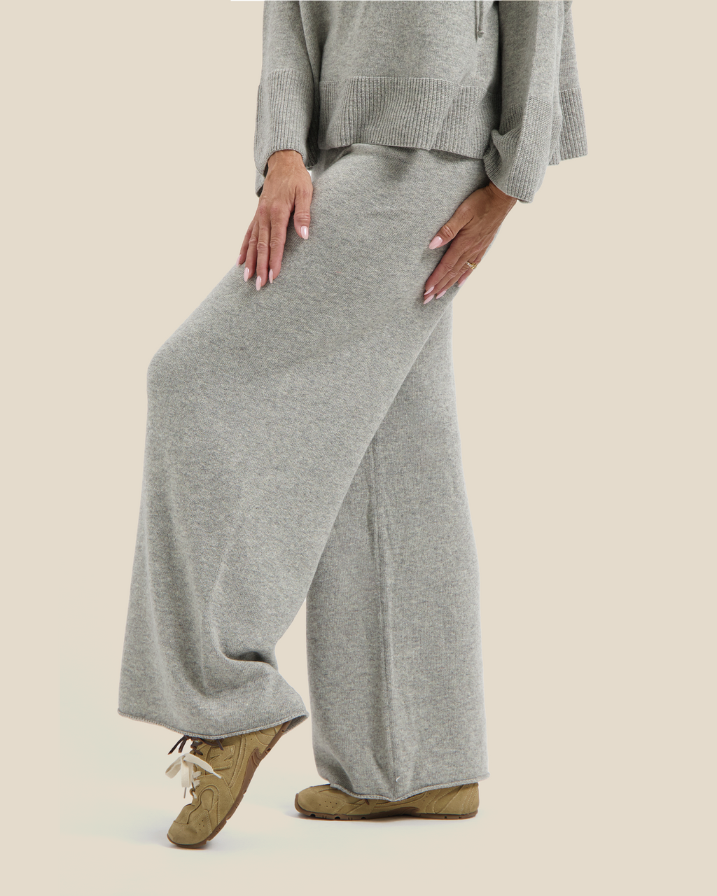 Wide Knitted Trousers - Grey