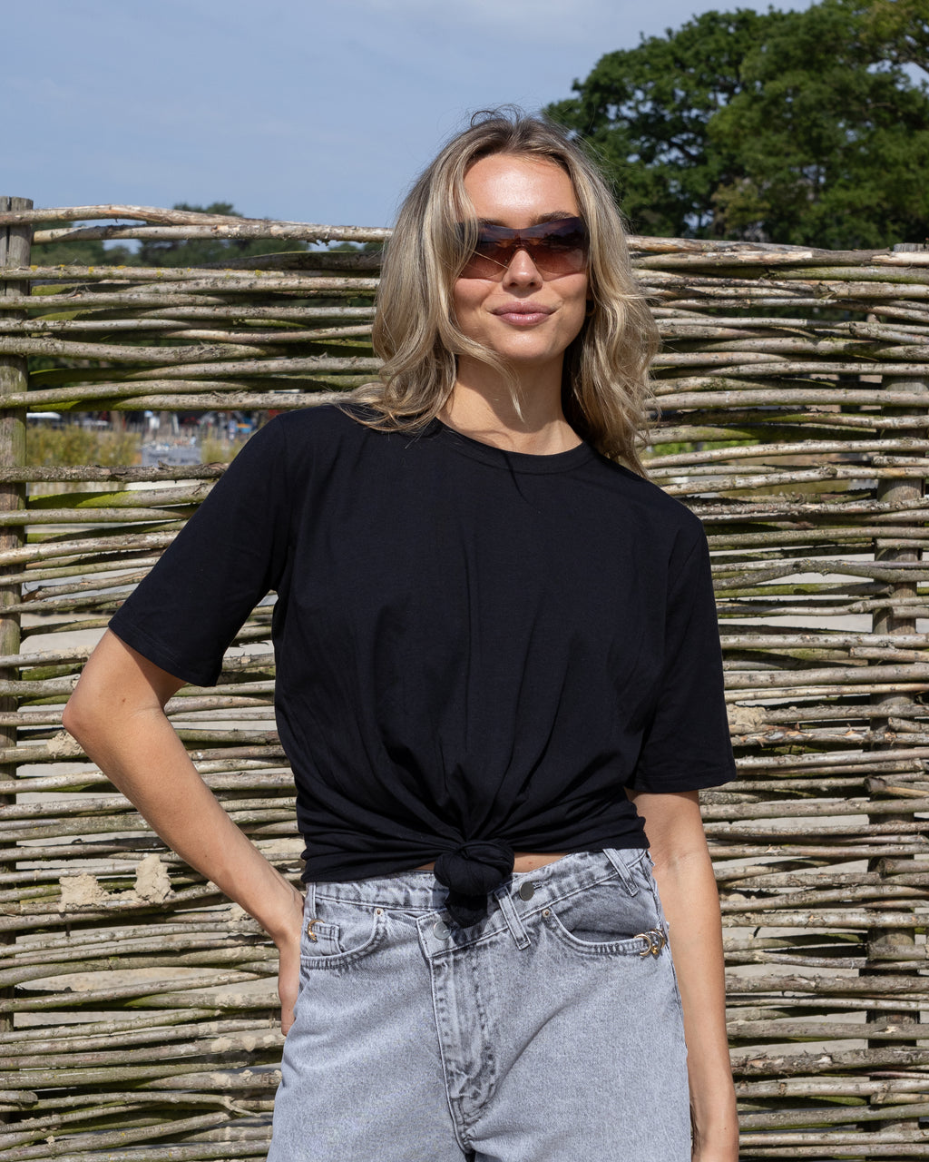 Front Tied T-shirt - Black
